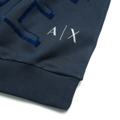 Armani Exchange 男士摩登都市拼接绒面logo长袖卫衣 In Blue