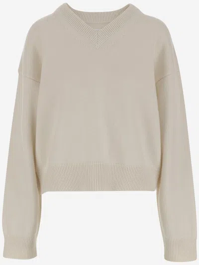 Armarium Cashmere V-neck Sweater In White