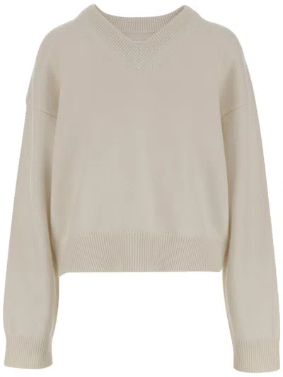 ARMARIUM ARMARIUM STRETCH V-NECK CASHMERE SWEATER