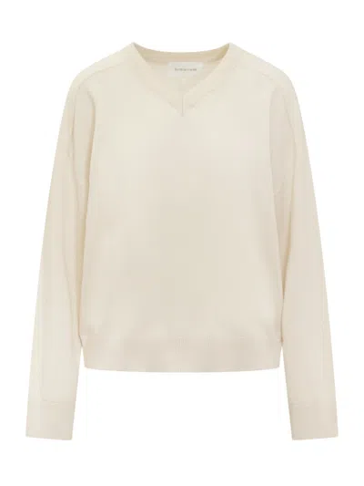Armarium Women White Solid V Neck Sweater
