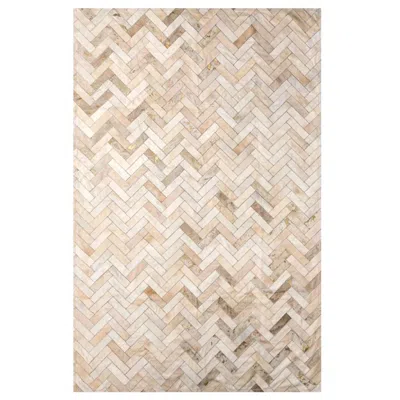 Pre-owned Art Hide Cream & Gold Herringbone Customizable Medium Estrella Cowhide Area Floor Rug In White