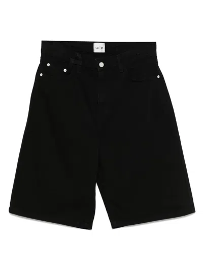 Arte "a" Shorts Clothing