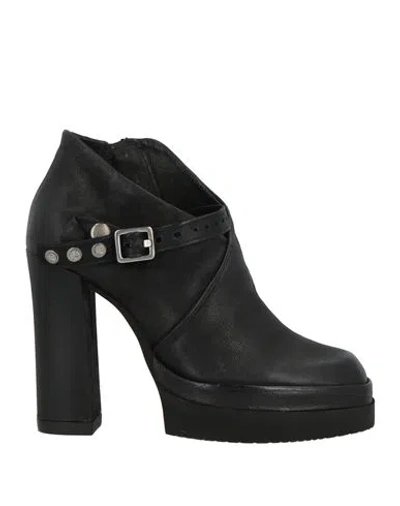 As98 A. S.98 Woman Ankle Boots Black Size 6 Leather