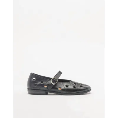 As98 Women's Zion Flats In Black