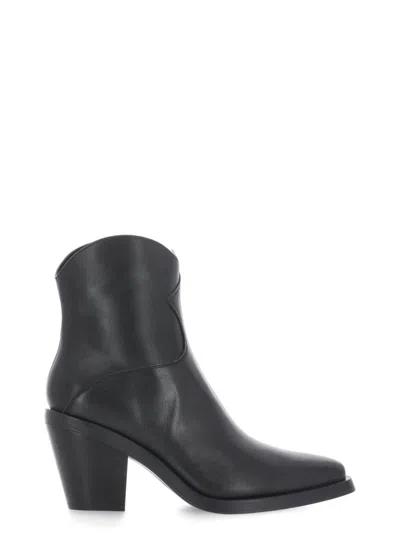 Ash Boots In Black