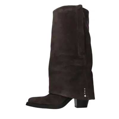 Ash Boots In White