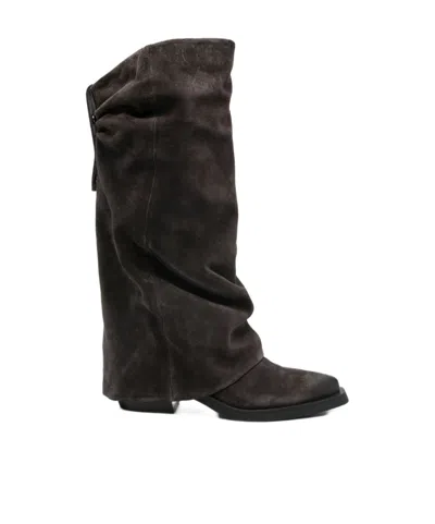 Ash Pointed-toe Boots In Black