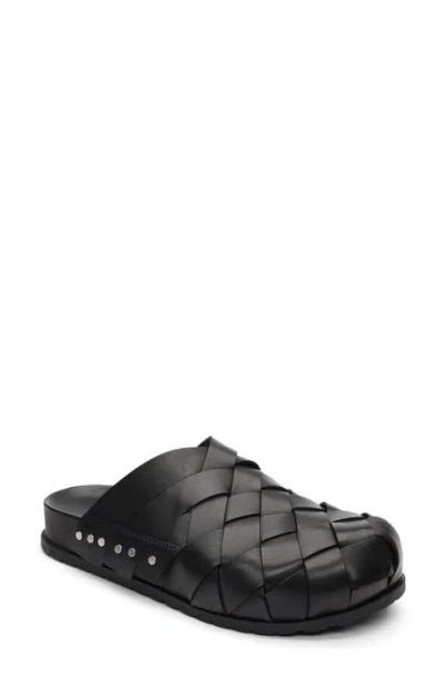 Ash Tor Woven Clog In Black