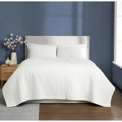 Ashley Brooklyn Loom Essential 3-piece King Quilt Set In White