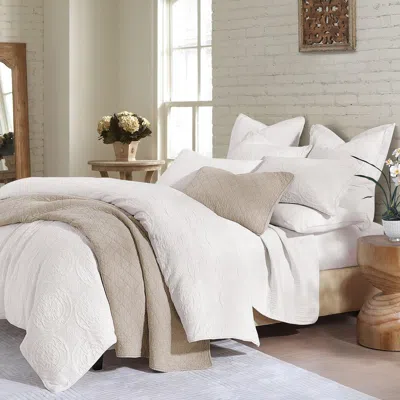 Ashley Hiend Accents Verona 3-piece Queen Duvet Cover Set In White