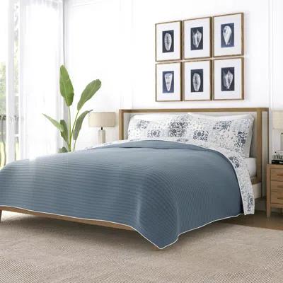 Ashley Ienjoy Home All Season 3 Piece Full/queen Scrolled Patchwork Reversible Quilt Set With Shams In Blue