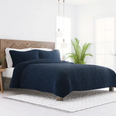 Ashley Ienjoy Home Damask Patterned Full/queen Quilted Coverlet Set In Blue