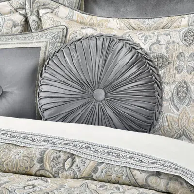 Ashley J. Queen New York Annabelle Round Throw Pillow In Silver