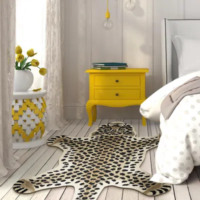 Ashley Linon Jungle Cheetah 2' X 3' Accent Rug In Multi