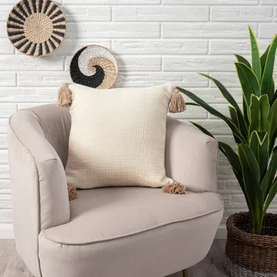 Ashley Suvii Home Alaina Decorative Throw Pillow In Brown