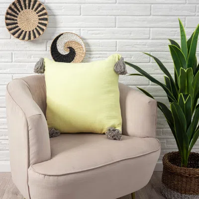 Ashley Suvii Home Alaina Decorative Throw Pillow In Yellow