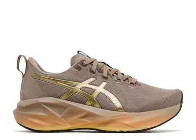Asics Wmns Novablast 5 'luxe' In Brown