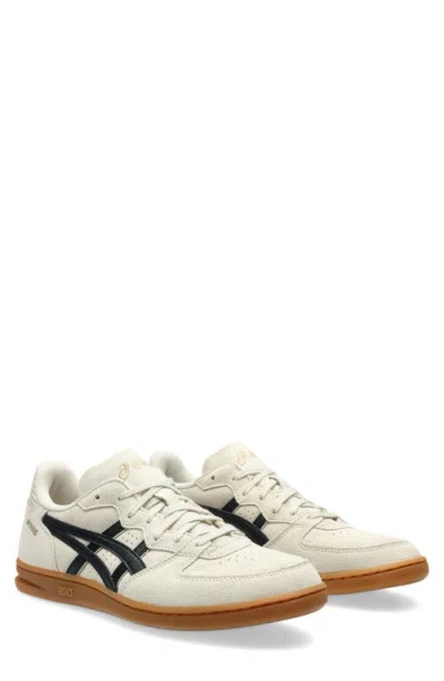 Asics ® Gender Inclusive Skyhand Og Sneaker In Oatmeal/black