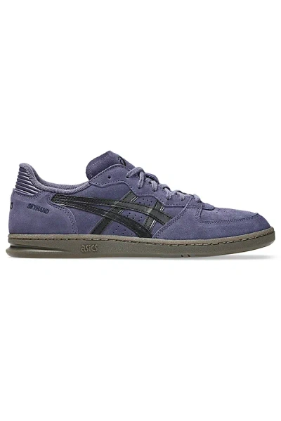 ASICS SKYHAND OG SUEDE SPORTSTYLE SNEAKERS IN INDIGO FOG/BLACK, MEN'S AT URBAN OUTFITTERS