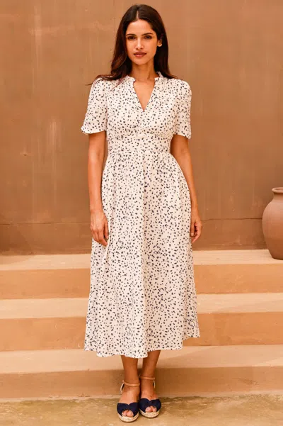 Aspiga Ladies Sustainable Esha Organic Cotton Cheesecloth Ditsy Floral Ecru Navy Midi Dress | L/14 - (uk 14 In Gray