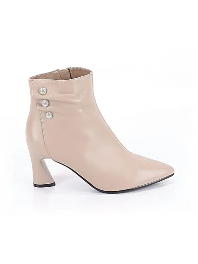Pre-owned Assorted Brands Ankle Boots In Ivory