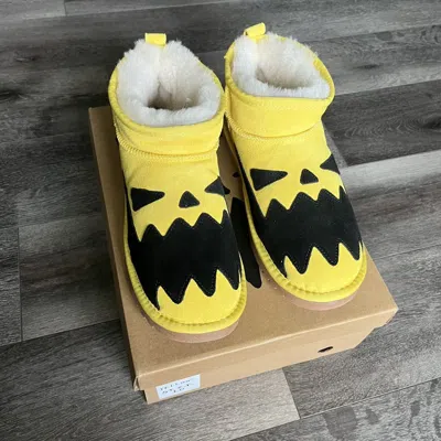 Pre-owned Asspizza Yellow Black Muffins Ugg Style Boots Size 10 730