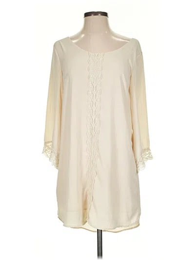Pre-owned Astr 3/4 Sleeve T-shirt In Ivory