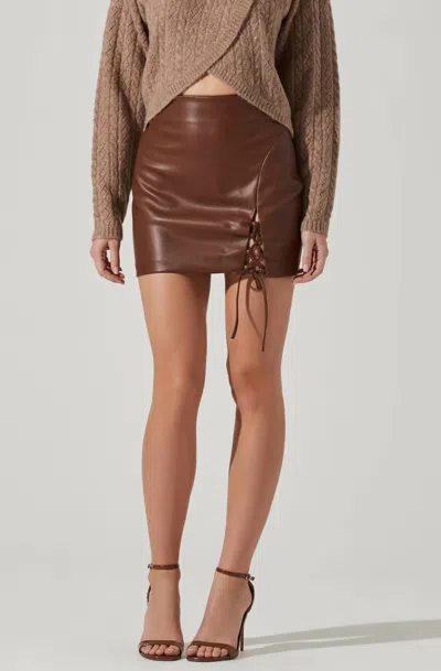 Astr Atwell Faux Leather Skirt In Chestnut In Brown