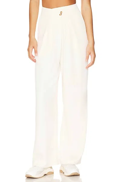 Astr Boyfriend Pants In Off White