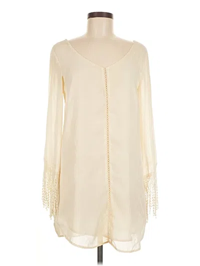 Pre-owned Astr Casual Dress In Ivory