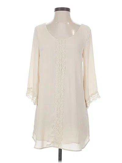 Pre-owned Astr Casual Dress In Ivory