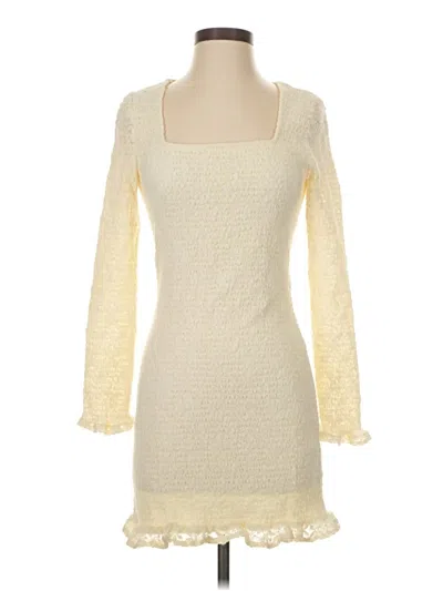 Pre-owned Astr Casual Dress In White