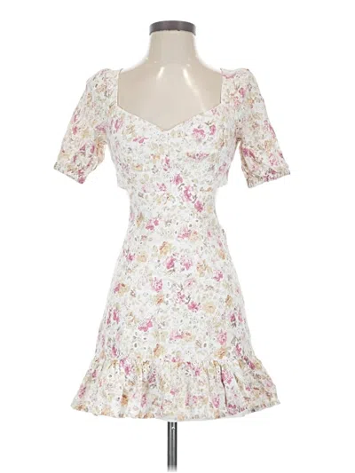 Pre-owned Astr Casual Dress In White