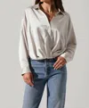 Astr Corrine Top In Silver In White