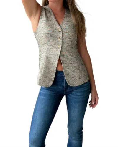 ASTR DELPHIA VEST IN BLACK SPECKLE