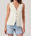 Astr Jayce Sweater Vest Top In Cream In White