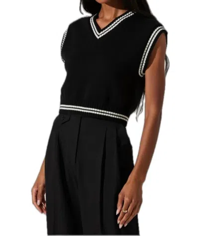 Astr Kirby Sleeveless Sweater In Black