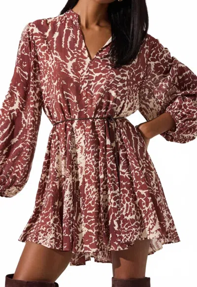 ASTR MARISELA PRINTED MINI DRESS IN MAROON