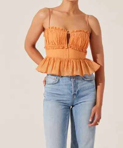 ASTR RUCHED SPAGETTI STRAP TOP IN PAPAYA