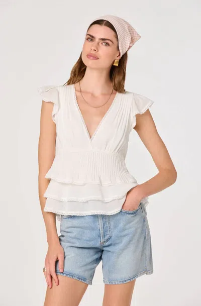 Astr Shanteria V-neck Top In White In Neutral