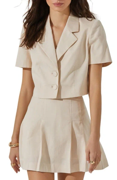 Astr Short Sleeve Crop Blazer In White