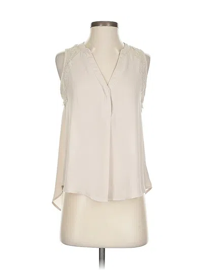Pre-owned Astr Sleeveless Blouse In White