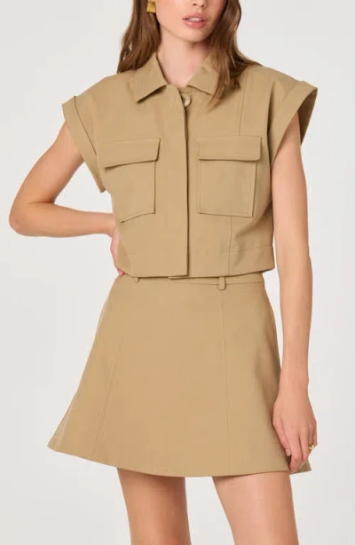 Astr The Label Cairn Placket Button-up Crop Top In Brown