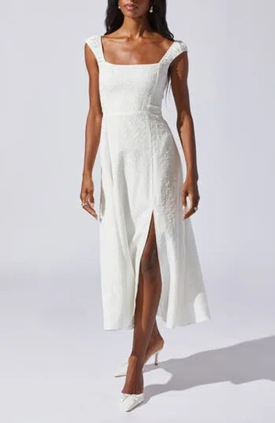 Astr The Label Crinkle Maxi Dress In White