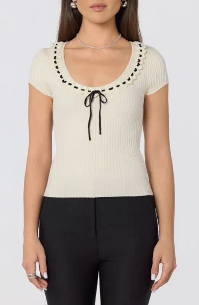 Astr The Label Lina Scoop Neck Knit Top In White