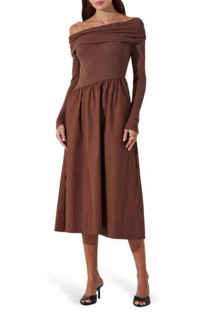 Astr The Label Off The Shoulder Long Sleeve Dress In Brown