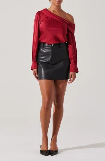 Astr The Label One-shoulder Satin Top In Brick Red