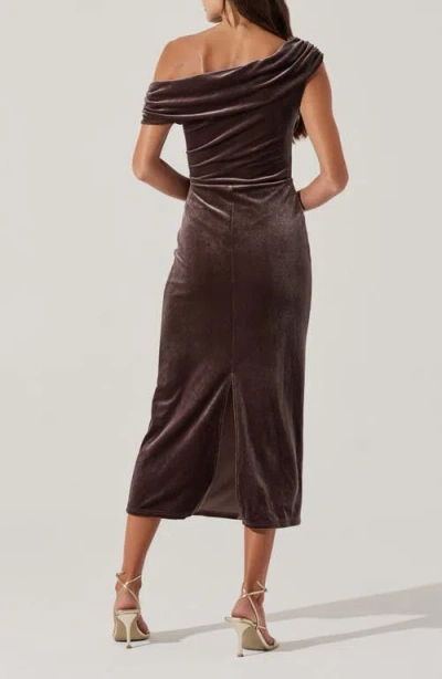 Astr The Label One-shoulder Velvet Midi Dress In Taupe