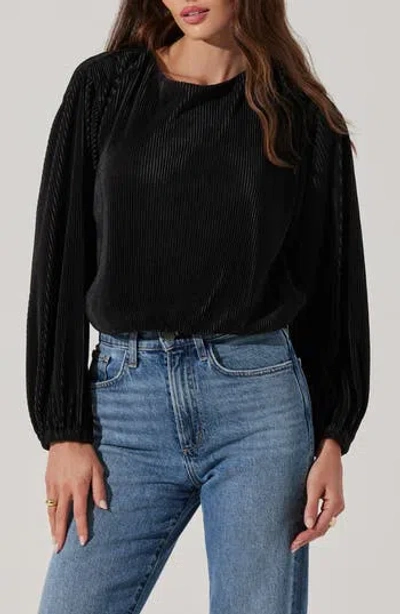 Astr The Label Plissé Tie Back Top In Black
