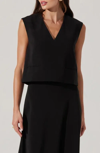 Astr The Label V-neck Sleeveless Boxy Top In Black